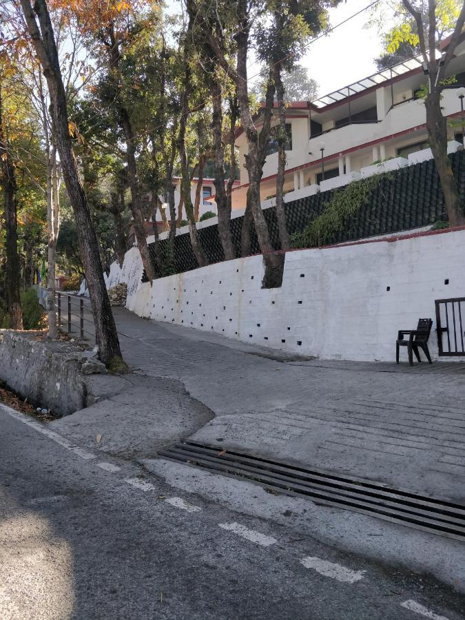 Surbee Resort Mussoorie Eksteriør bilde