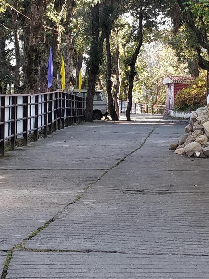 Surbee Resort Mussoorie Eksteriør bilde