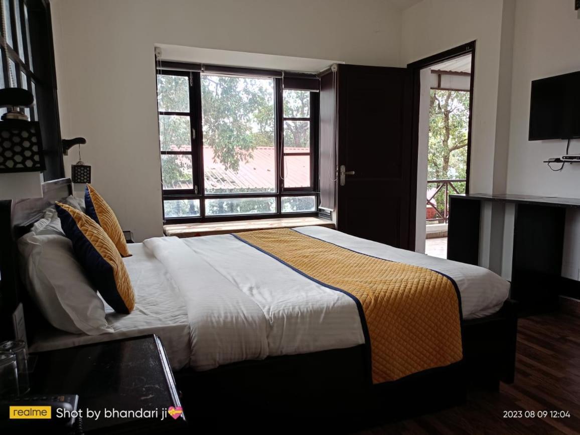 Surbee Resort Mussoorie Eksteriør bilde